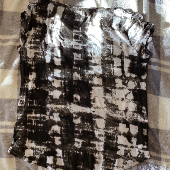 Black/White Top - Picture 3 of 3